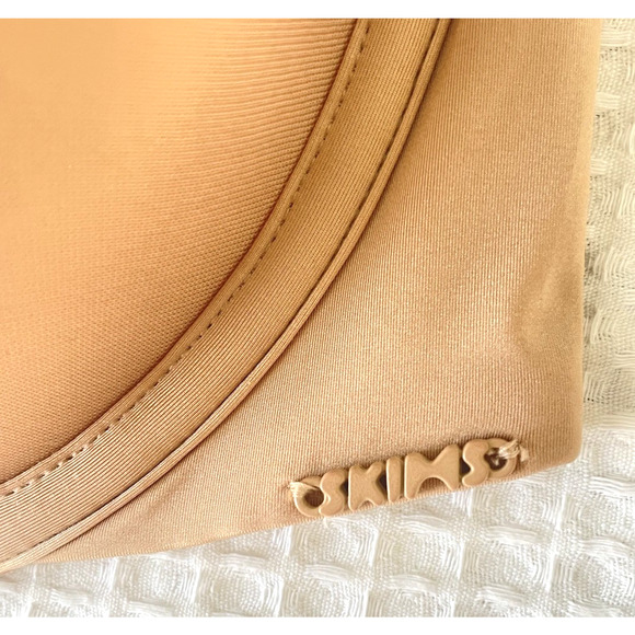 Skims Weightless Bra Size 42DDD Demi Nude Underwire Breathable Lightweight - Picture 2 of 5